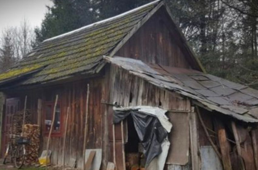  A Kind Couple Buys Groceries for a Lonely Grandmother and Rebuilds Her Home in Just 5 Days!