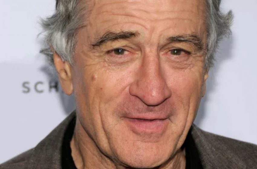  Robert De Niro Celebrates His 81st Birthday On a Yacht: His Shirtless  Photos Made a Buzz On The Net!