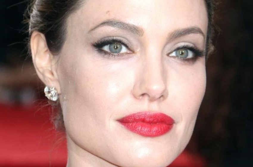  “49-Year-Old Jolie Stuns with Extreme Thinness”: Sunken Hands and Bulging Veins