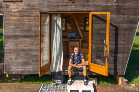 “A Clever Use of Space!”: Climbing Wall Integration in the Bonsai Tiny House – What Does It Look Like?