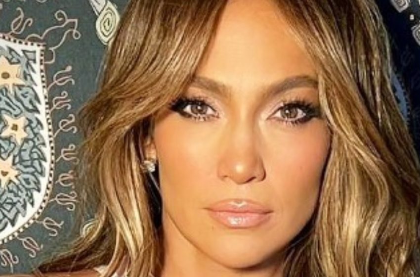  Fans Were Stunned To See The New Girlfriend Of J Lo’s Ex: “Looks So Masculine And Not Suitable For Affleck!”