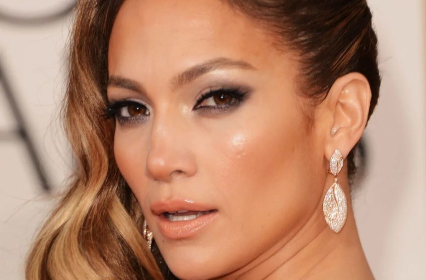  “What’s Going On With Her?”: Jennifer Lopez Concerns Fans With Her Recent Transformation!