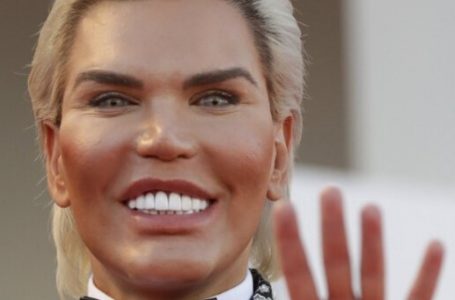 “From Ken to Freak!”: The Story of the Most Famous Ken Who Decided to Become Barbie at 40 – What a “Real-Life Ken Doll” Looks Like Now!