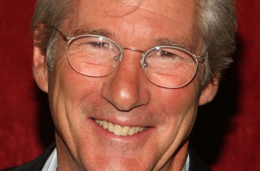  Richard Gere Enjoys a Vacation With His Wife And Kids: “Exclusive Photos!”