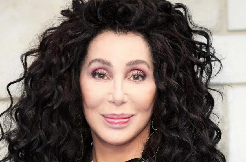  “Blonde-Haired Cher, 78, Criticized for ‘Horrendous’ Fishnet and Baggy Attire”: How Did She Look?