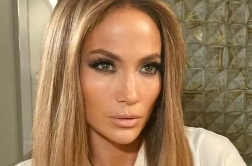  “Fans Mock Jennifer Lopez for Showing Legs at 55 in Pink Mini Skirt and High Heels”: What Does She Look Like?