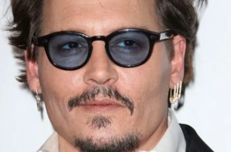 “Aging Johnny Depp, 61, Sparks Buzz with ‘Greasy’ Long Hair”: What Does He Look Like?