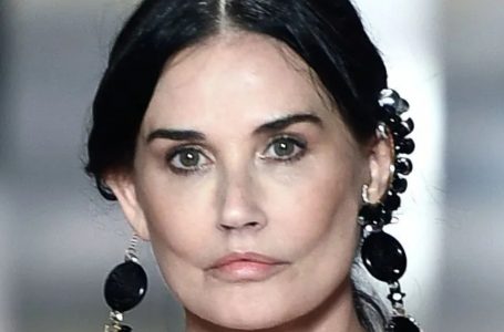 “Demi Moore, 61, Stuns Fans with Her ‘Aging Backwards’ Look”: What’s Her Secret?