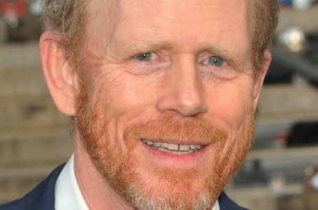 “Ron Howard As a Happy Grandpa Of 6”: Rare Pics Of The Star With His Blonde Granddaughter And Other Grandkids!