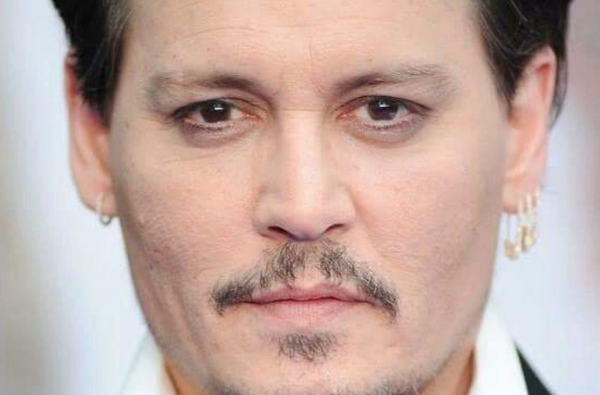  Johnny Depp’s 22-Year-Old Son Stuns Fans with His Striking Resemblance to His Dad!: What Does he Look Like?