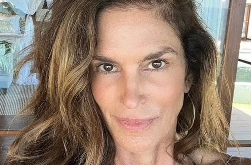  “Ageless Beauty!”: Cindy Crawford Stuns in Red Swimwear at 58, Sparking Conversations!