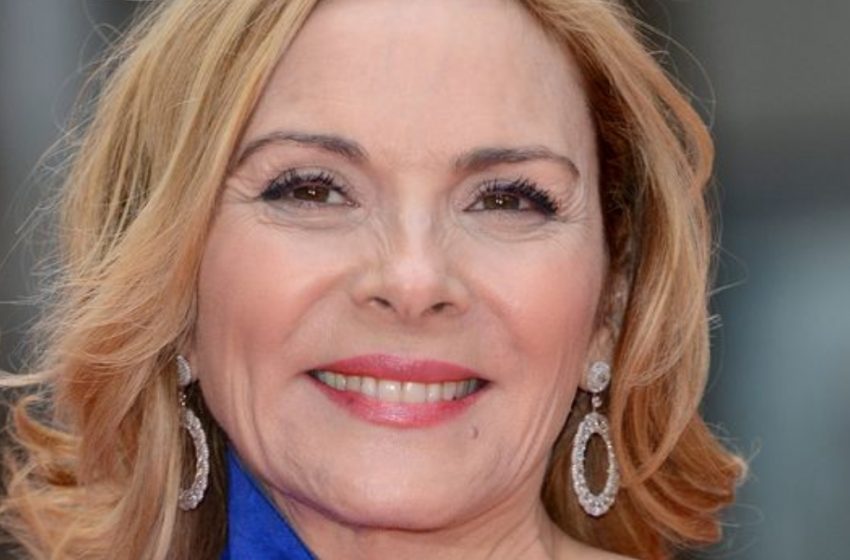  Kim Cattrall, 68, Stuns in Leather Mini Dress and Proves She Still Knows How to Surprise!