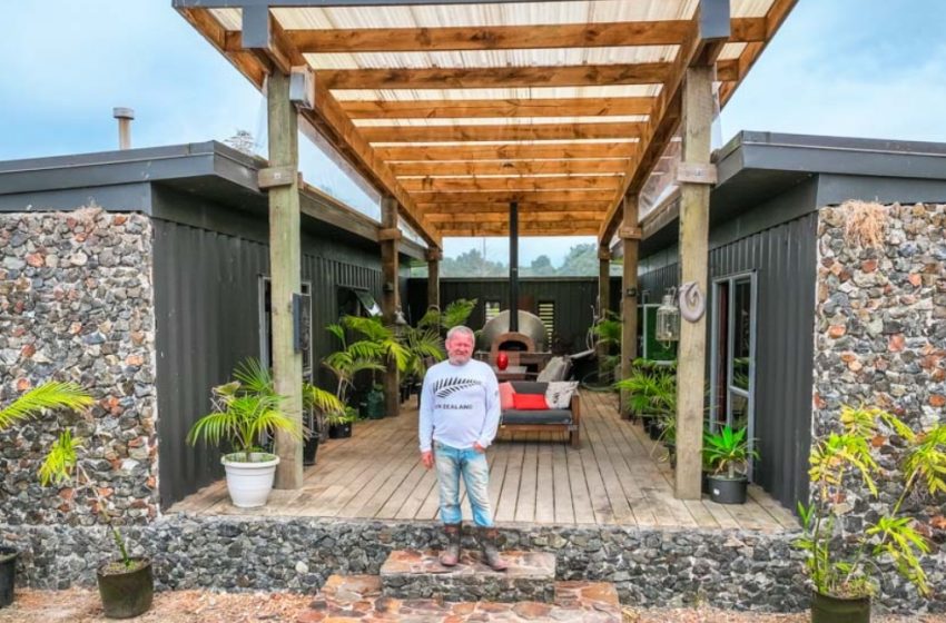  “A Stunning Makeover!”: Shipping Containers Transformed Into a Rustic Off-Grid Paradise!