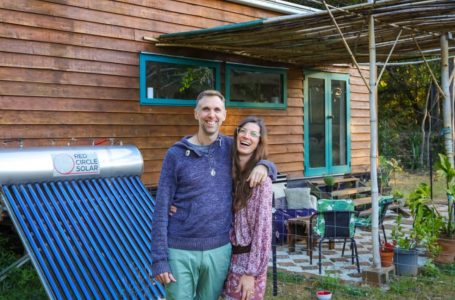 “Living Off-Grid for 7 Years”: This Couple’s Tiny House Journey Will Inspire You!