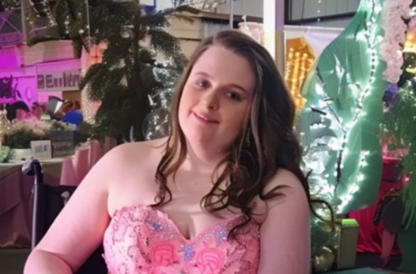  Dad Takes Disabled Daughter to Prom and Receives $10K Check in Mailbox!