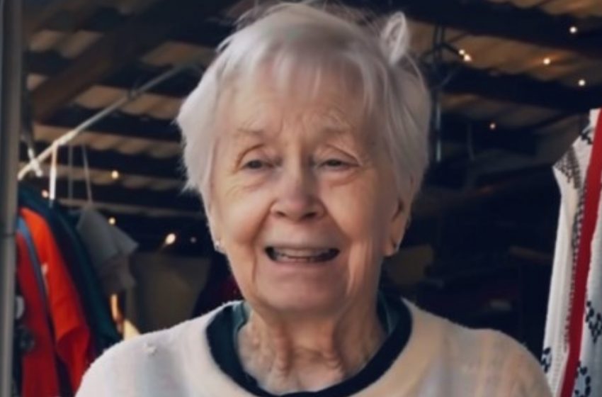  The Lady Found a Sweater She Knitted For Her Granddaughter While Rummaging Through Donated Items: Her Reaction!