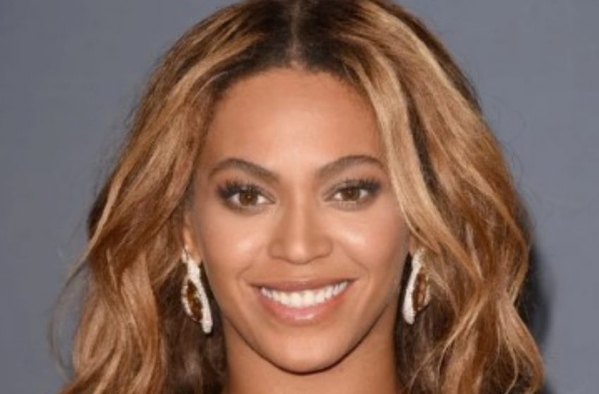  Beyoncé’s Daughter’s Red Carpet Outfit Is Heavily Criticised: “Too Inappropriate For Her Age!”