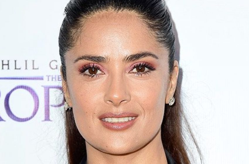  Salma Hayek, 60, Goes Makeup-Free and Turns Heads with Her Timeless Beauty!: What Does She Look Like?