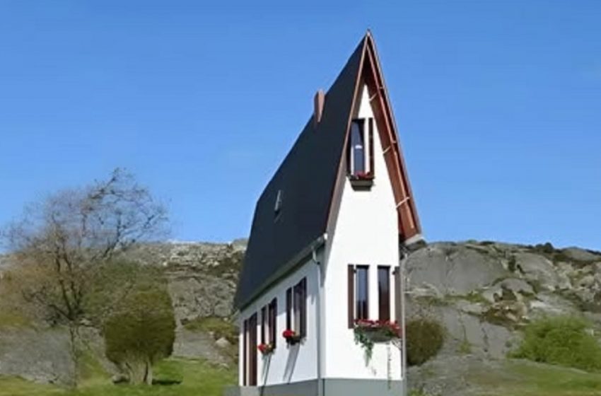  What a House Just 4 Feet Wide Looks Like!: Check Out This Incredible Design!