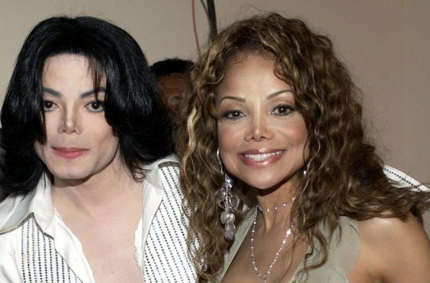  “Her Face Seems Unnatural”: Michael Jackson’s Sister, 68, Stuns Fans With Her Appearance After Surgery!