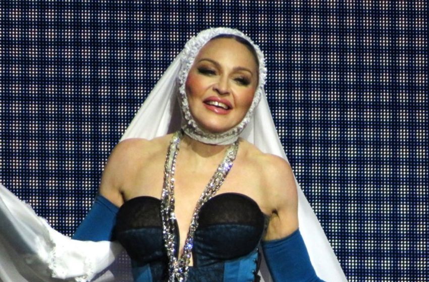  Madonna, 66, Set To Marry a 28-Year-Old Guy: She Flaunts The Sparkling Diamond Ring!