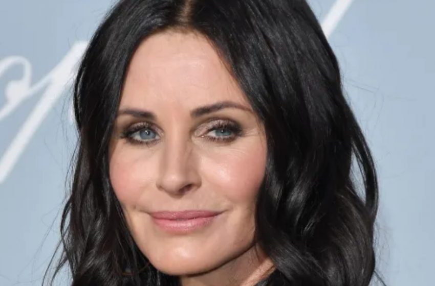  Courteney Cox, 53, Gets Rid Of Her Facial Fillers: Her Pics Before And After!