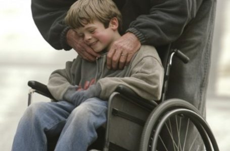 Disabled Homeless Man Gave His Wheelchair to a Poor Boy Who Couldn’t Walk!: What Happens Next?