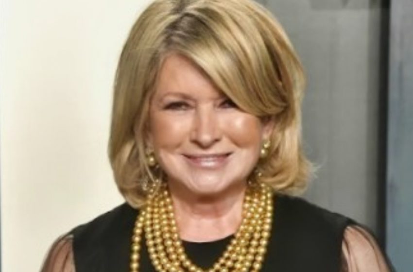  Martha Stewart’s Latest Photo Goes Viral: What’s The Detail That’s Sparking Buzz?