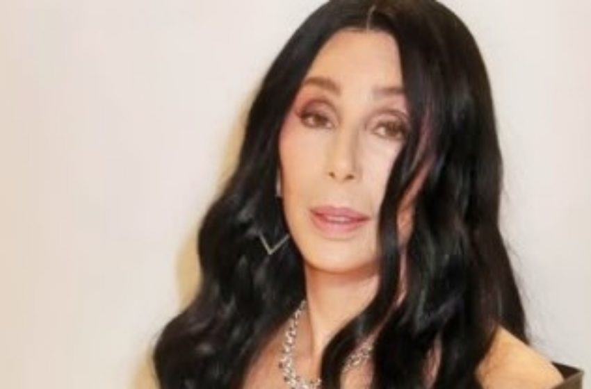  78-Year-Old Cher Breaks Down On The Red Carpet: “I’m Old For My 38-Year-Old Fiancé!”