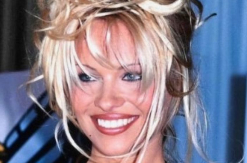  Pamela Anderson, 57, Sparks Concern!: Fans Say She “Looks Sickly”!