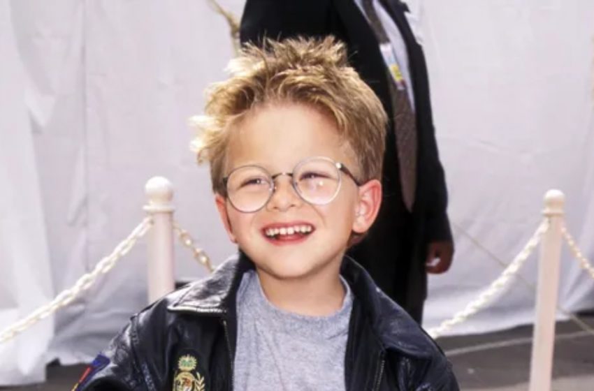  90s Child Star Vanished from the Spotlight!: Now His Long-Haired Comeback Has Everyone Talking!