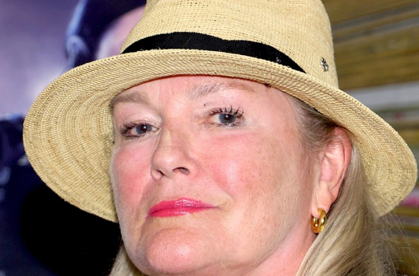 ’70s Star Reunites with Daughter She Gave Up at Birth After 22 Years!: A Story of Tears, Healing & Hope!