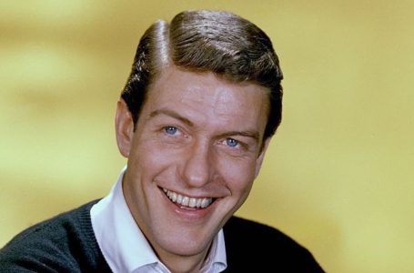 Dick Van Dyke, 99, and His 53-Year-Old Wife!: See What They Look Like Together!