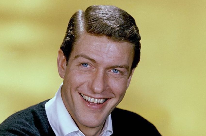 Dick Van Dyke, 99, and His 53-Year-Old Wife!: See What They Look Like Together!