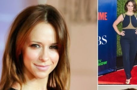 Jennifer Love Hewitt’s Bold New Look Leaves Fans Speechless!: You Won’t Believe Her Fiery Transformation!