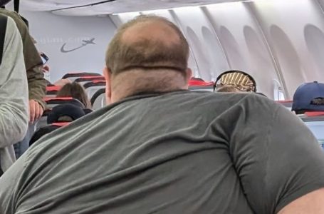 Airline Seat Sparks Outrage: Viral Photos of Plus-Sized Passenger Fuel Debate Over Travel Equality!