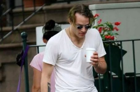 Who Is This Iconic Actor With His Daughter?: A Heartfelt Look at a Star Taken Too Soon!