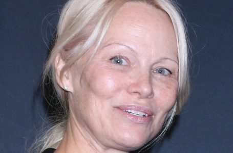 Pamela Anderson’s Barefaced Look Shocks Fans: But Her Tommy Lee Look-Alike Date Steals The Spotlight!