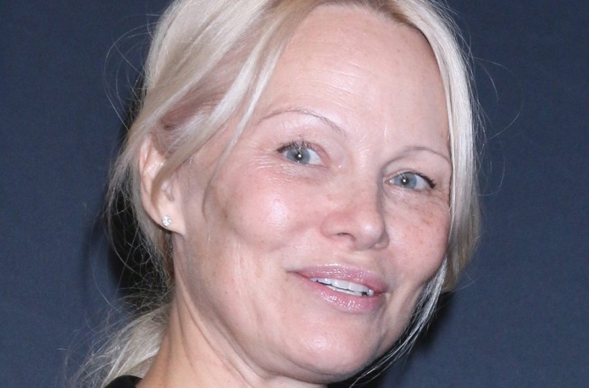Pamela Anderson’s Barefaced Look Shocks Fans: But Her Tommy Lee Look-Alike Date Steals The Spotlight!