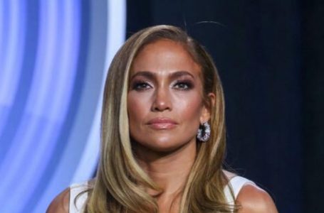 55 and Still Turning Heads!: Jennifer Lopez’s Bikini Photo Sparks Buzz and Backlash!