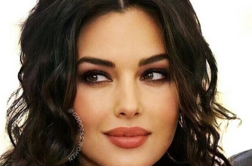 Fans Outraged by 66-Year-Old Partner’s Cold Attitude Toward Bellucci: “He Rushes Her Instead of Helping”