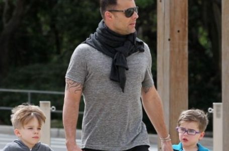 Rare Paparazzi Photo of Superstar Dad with His Twins!: Can You Recognize Him?