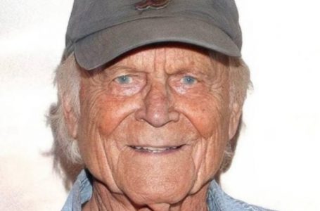 Legendary Actor Stuns Fans with Rare Recent Photo: Can You Recognize Him?