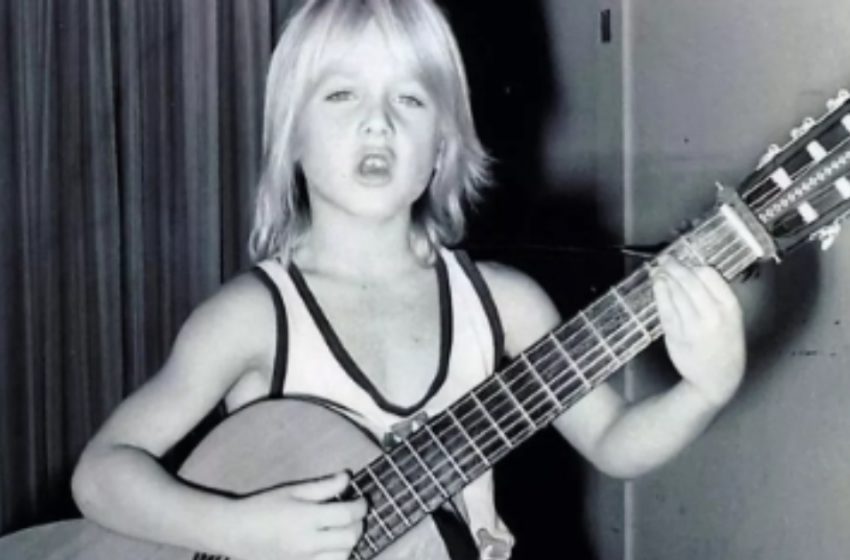 Can You Guess Which Country Star This Childhood Photo Belongs To?: Nicole Kidman Once Saved His Life