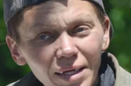 Kuka hän on?: Entisen mallin ja näyttelijättären sydäntä särkevä muodonmuutos!