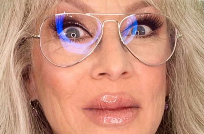  Hollywood Legend Surprises Fans with Dramatically Over-Plumped Lips and Bold New Look!