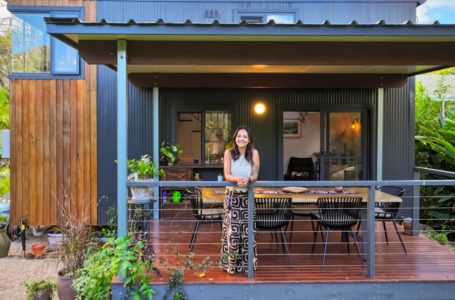 Modern Tiny House Magic: Step Inside a Cozy, Stylish Home That Maximizes Every Inch!