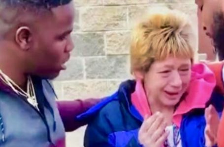 Strangers Step In to Help Grieving Widow Paying for Gas With Pennies!: Their Heartwarming Act Will Move You!
