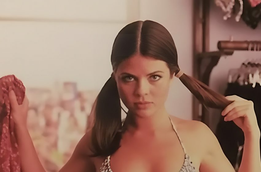 Recognize Her?: The New York-Born TV Star Who Went From Daytime Drama to ’90s Red-Swimsuit Fame!