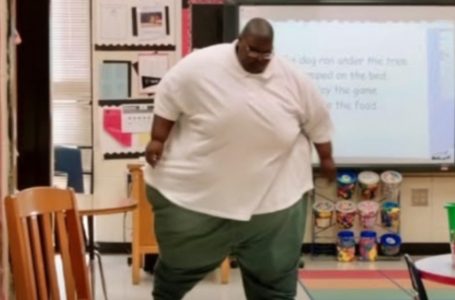 Kindergarten Teacher Weighing Nearly 700lbs Shares His Daily Struggles!: See The Photos!